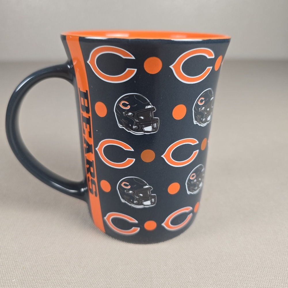 Chicago Bears Coffee Mug The Memory Company 15oz Ceramic Line Up Helmet NFL Cup